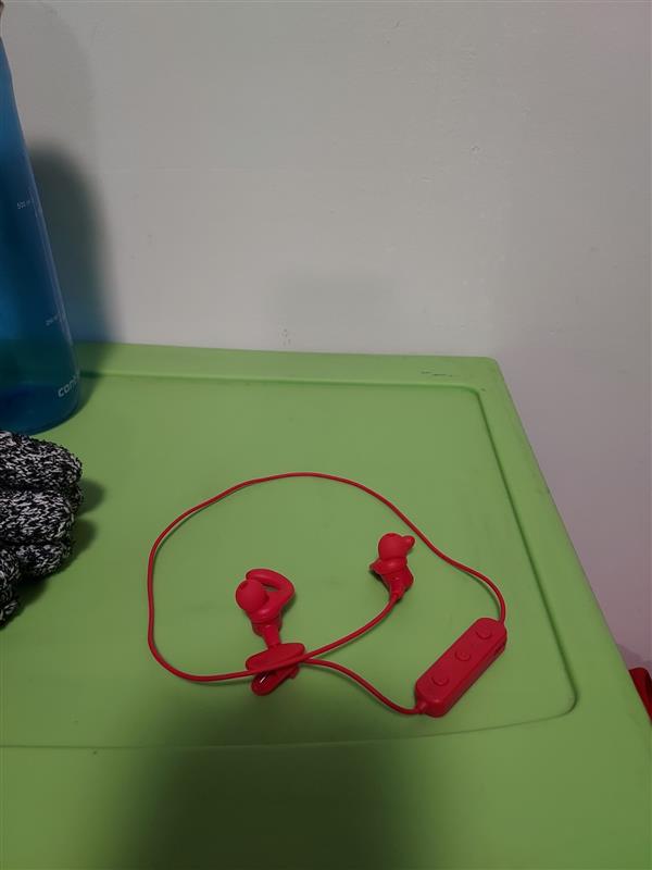 Picture of some wired earbuds